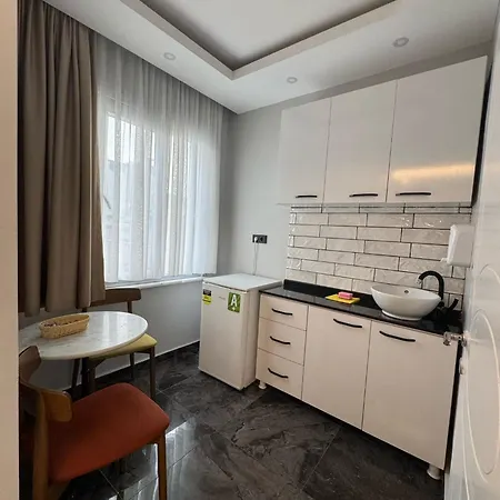 לינה וארוחת בוקר Bguest & איסטמבול