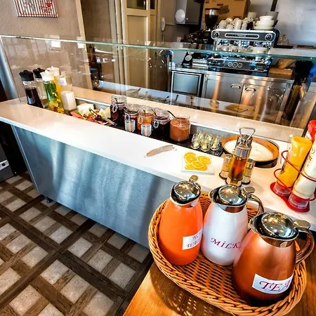 Bed & Breakfast Bguest &