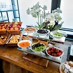 Bed and breakfast Bguest Hotel&residence